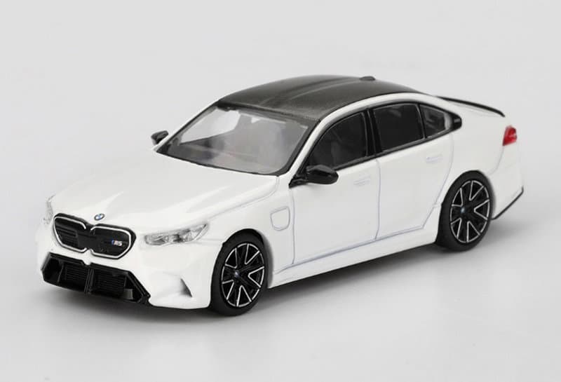BMW M5 アルピンホワイト（左ハンドル）