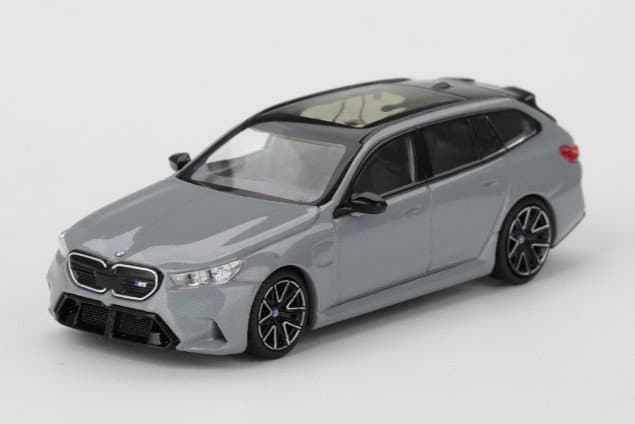 BMW M5 ツーリング （G99） ブルックリングレーメタリック（左ハンドル）