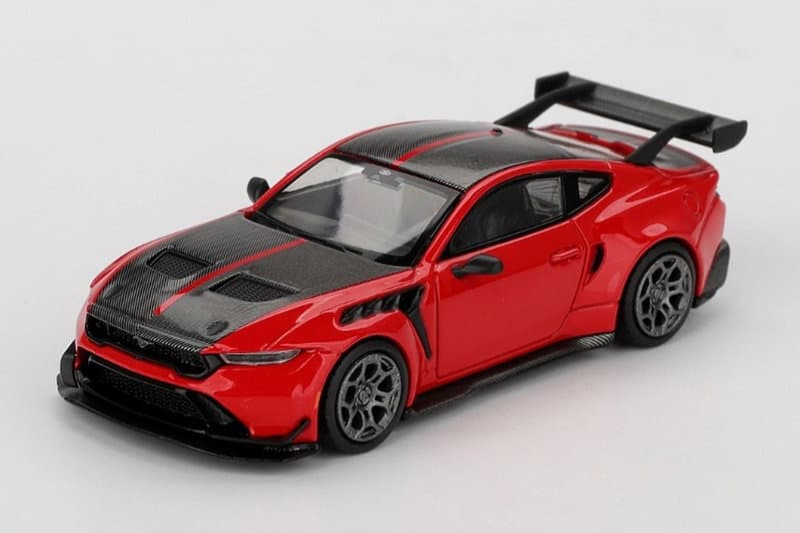 フォード マスタング GTD レースレッド（左ハンドル）