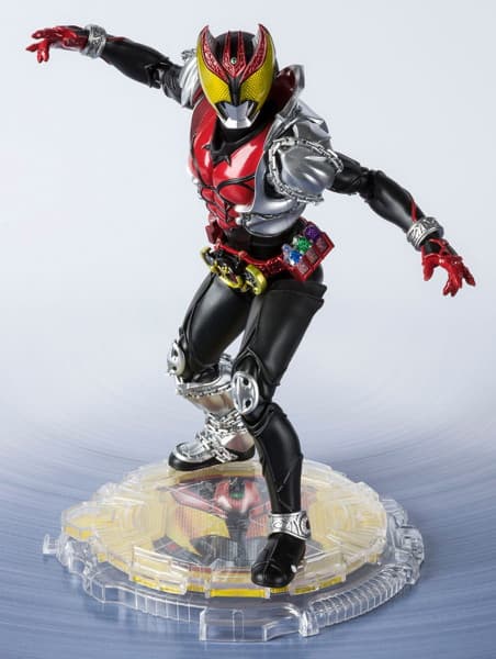 S.H.Figuarts (真骨彫製法) 仮面ライダーキバ キバフォーム 『仮面ライダーキバ』