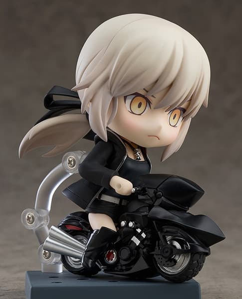 ねんどろいど Fate/Grand Order セイバー/アルトリア・ペンドラゴン〔オルタ〕新宿Ver.＆キュイラッシェ・ノワール