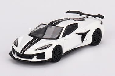 シボレー コルベット Z06 2023 （アーティックホワイト） 左ハンドル