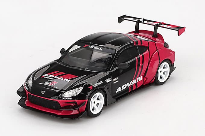 トヨタ GR86 HKS Type R ADVAN 東京オートサロン 2022 右ハンドル