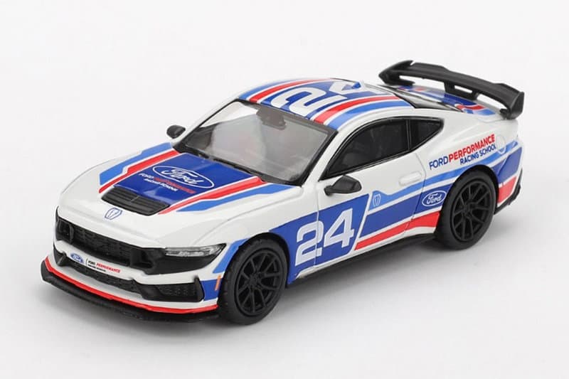 フォード マスタング ダークホース #24 Ford Performance Racing School